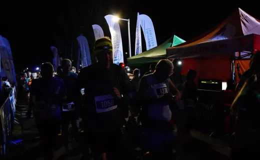 Ostatnie piątkowe zmagania na Festiwalu Biegowym. Ruszył Bieg Nocny na 7 km - 45